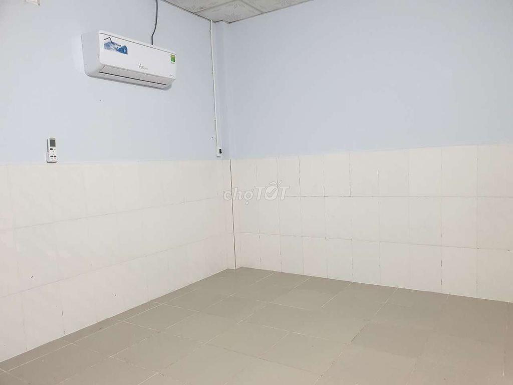 PHÒNG CAO CẤP CUỐI DÃY 25m² MÁY LẠNH NGAY LÃ XUÂN OAI KHU CNC Q9
