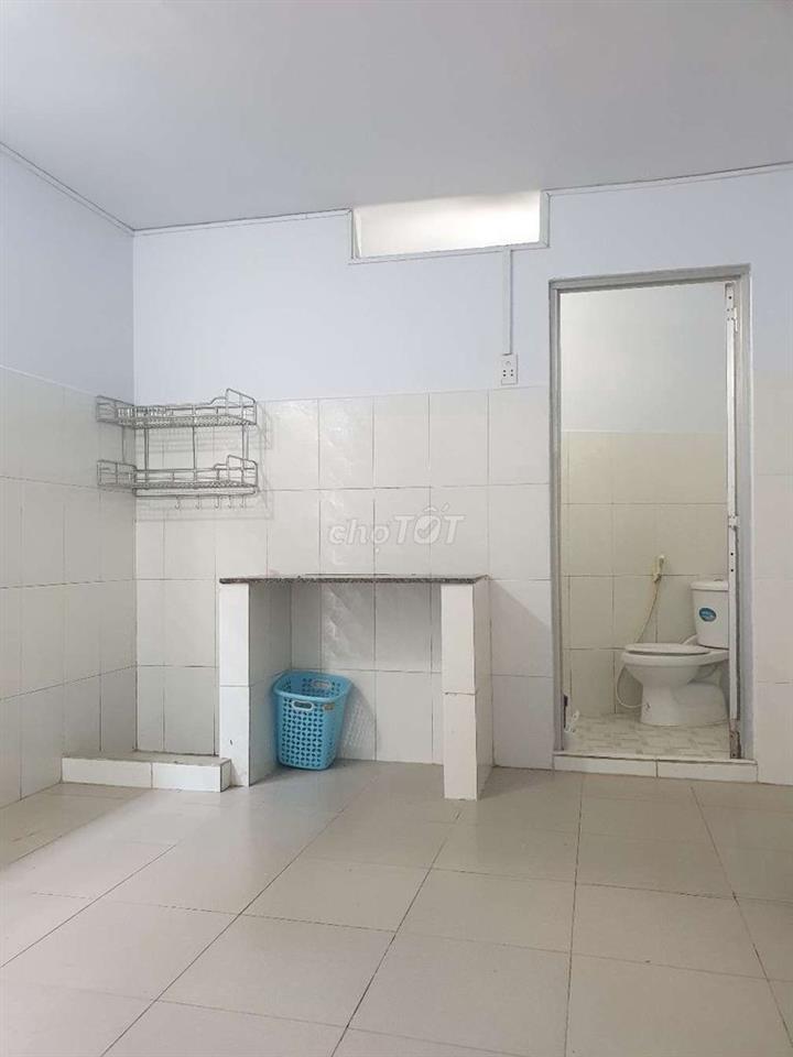 PHÒNG CAO CẤP CUỐI DÃY 25m² MÁY LẠNH NGAY LÃ XUÂN OAI KHU CNC Q9
