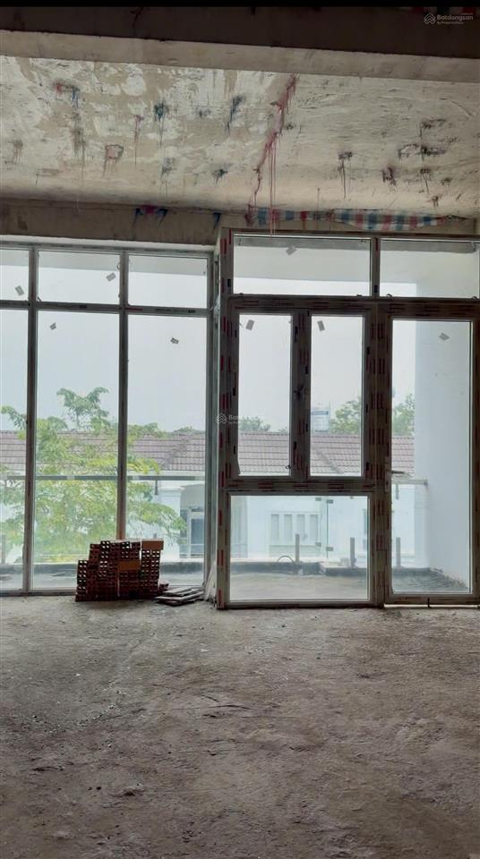 Bán gấp căn nhà phố mt25b gần sân bay long thành 1t2l dt 115m2. giá chỉ 4,9 tỷ. sổ sẵn.