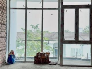 Bán gấp căn nhà phố mt25b gần sân bay long thành 1t2l dt 115m2. giá chỉ 4,9 tỷ. sổ sẵn.