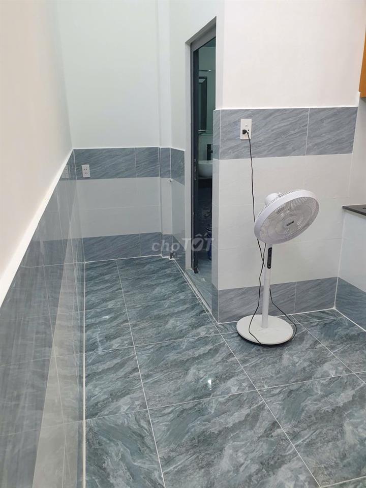 Nhà đẹp DT 5x20 (3pn) gần chợ chữ S, ngã 4 Giếng Nước Hóc Môn