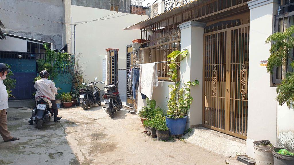 Nhà đẹp DT 5x20 (3pn) gần chợ chữ S, ngã 4 Giếng Nước Hóc Môn