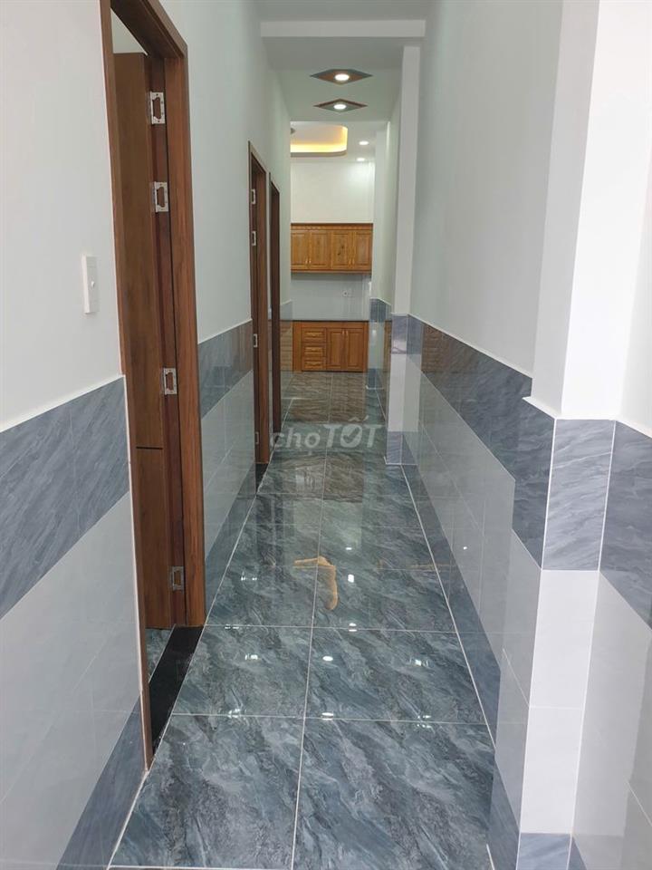 Nhà đẹp DT 5x20 (3pn) gần chợ chữ S, ngã 4 Giếng Nước Hóc Môn