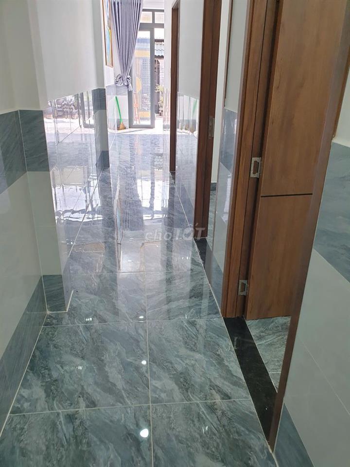 Nhà đẹp DT 5x20 (3pn) gần chợ chữ S, ngã 4 Giếng Nước Hóc Môn