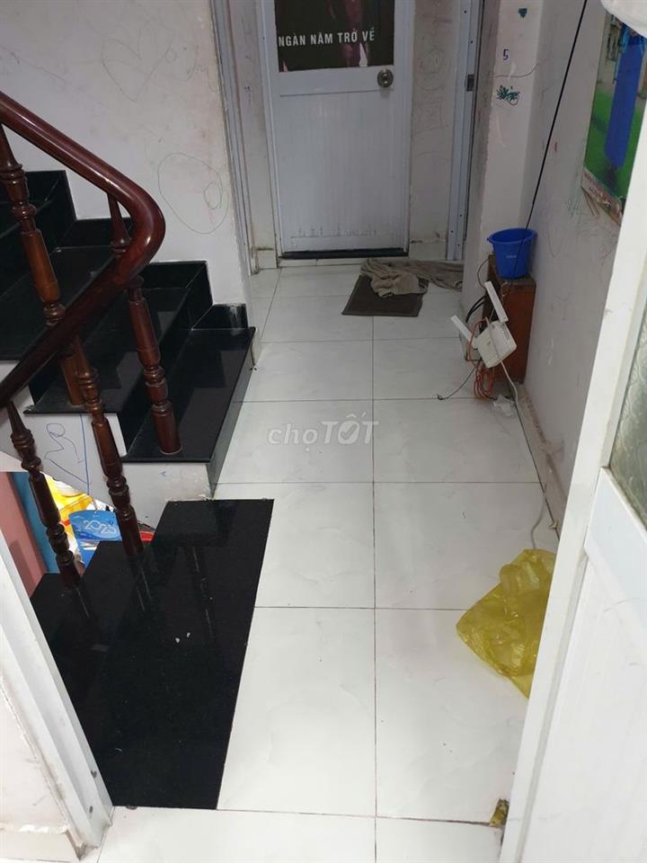 Bán gấp nhà 2 lầu DT 6x12, gần ngã 3 Bùi Môn, QL22, hẻm Xuân Thới 7
