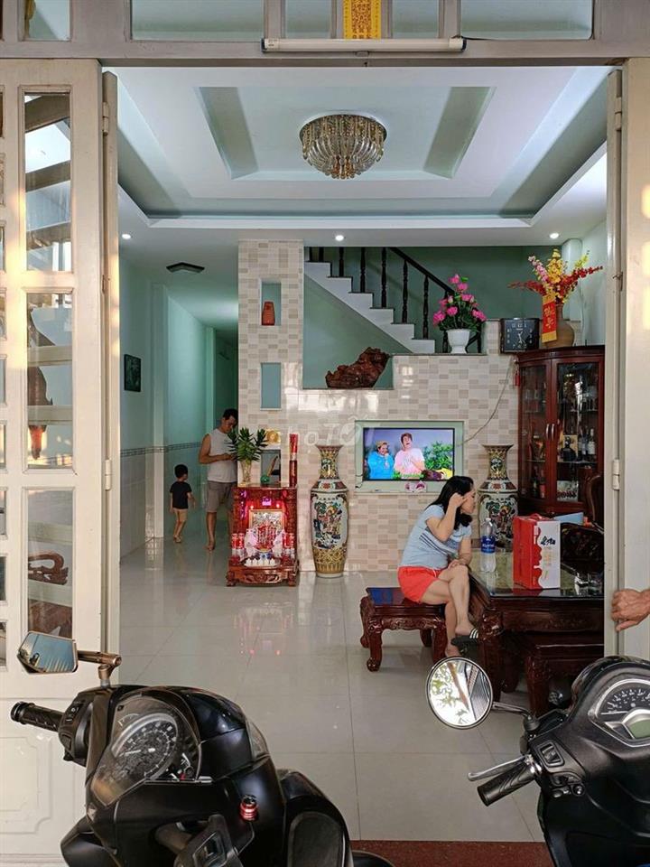 Nhà lầu 5x20 (4pn) đường 6m thông, gần chợ Bà Điểm, KCN Vĩnh Lộc A