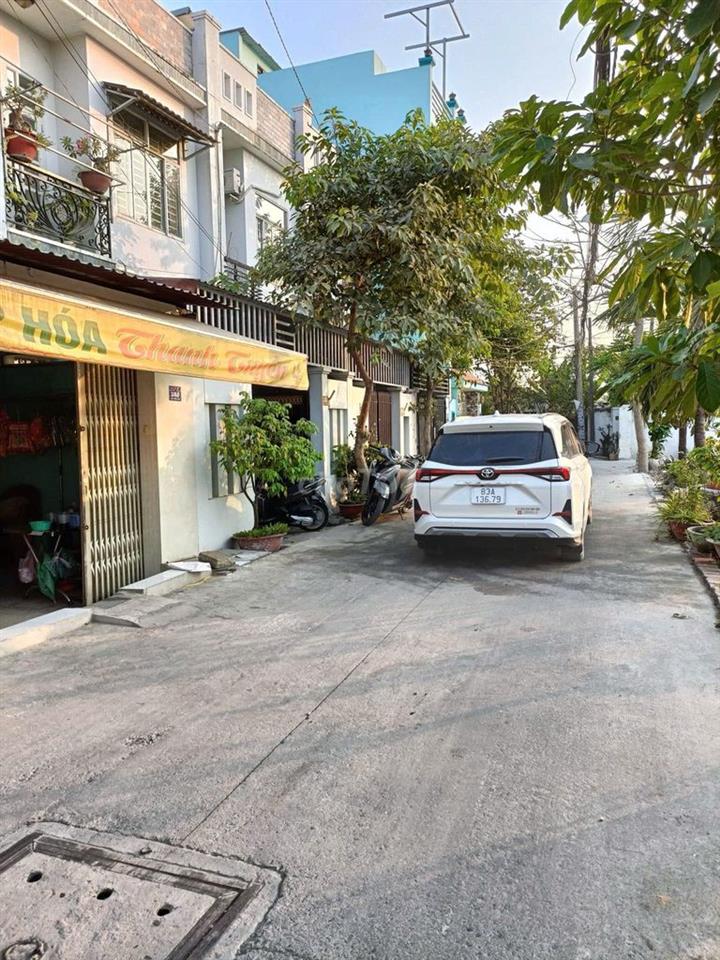Nhà lầu 5x20 (4pn) đường 6m thông, gần chợ Bà Điểm, KCN Vĩnh Lộc A