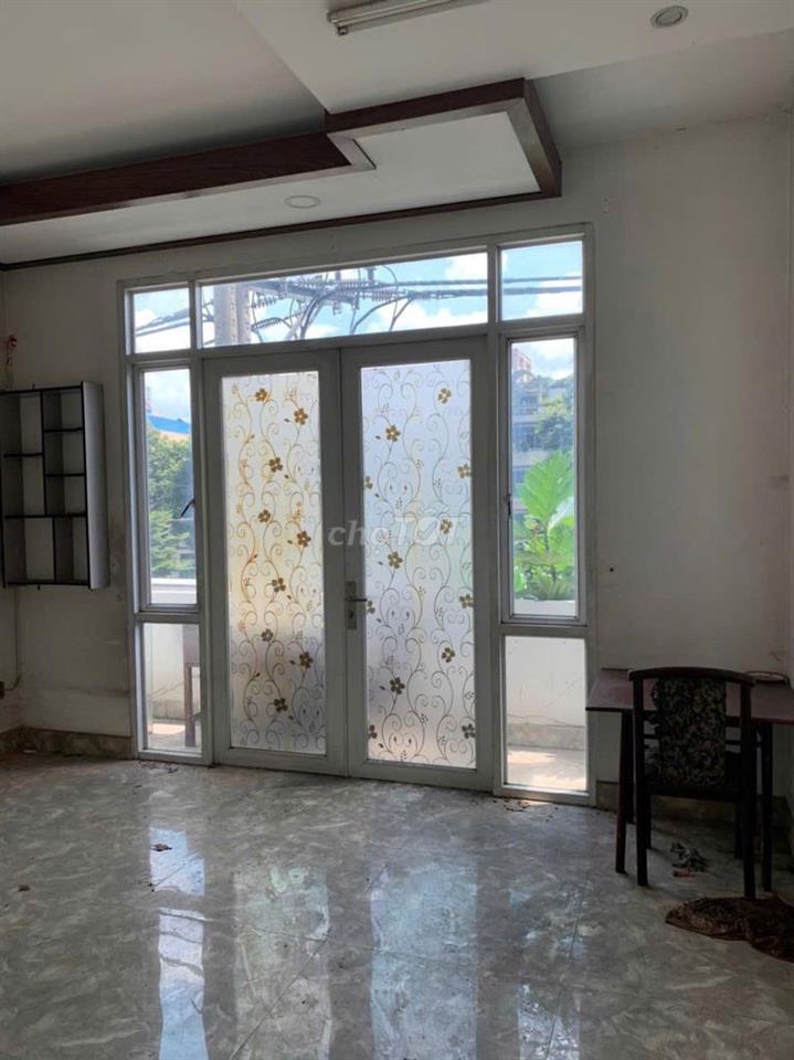 Bán gấp nhà lửng + lầu DT 4,5x15 mặt tiền QL22 gần ngã 4 Trung Chánh