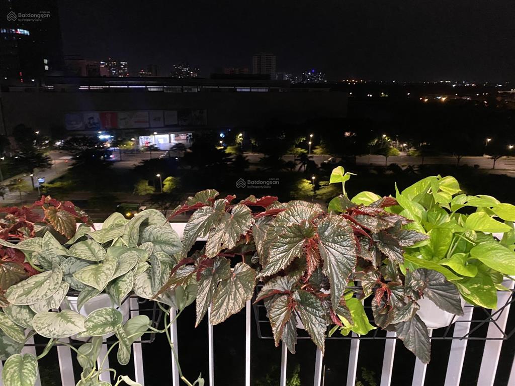 Thiện chí bán căn hộ park view, dt 106 m2, căn góc, giá 8.8 tỷ.  0912 370 ***