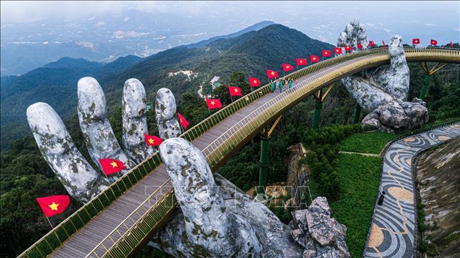 Toà nhà 5 tầng mặt tiền đường lê quang đạo, dòng tiền 100 triệu/tháng  giá 4x tỷ có thương lượng