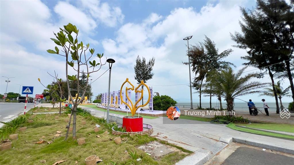 Chủ giao bán độc quyền lô biệt thự nguyễn tất thành, dt 375 m2, mặt tiền 15m view biển