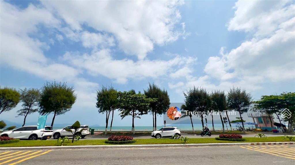 Chủ giao bán độc quyền lô biệt thự nguyễn tất thành, dt 375 m2, mặt tiền 15m view biển