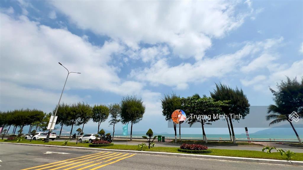 Chủ giao bán độc quyền lô biệt thự nguyễn tất thành, dt 375 m2, mặt tiền 15m view biển