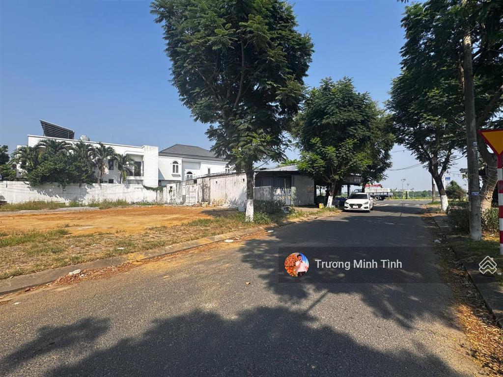 Bán đất biệt thự view sông vị trí đẹp cẩm lệ, đà nẵng dt  498 m2 lô góc 2mt giá đầu tư