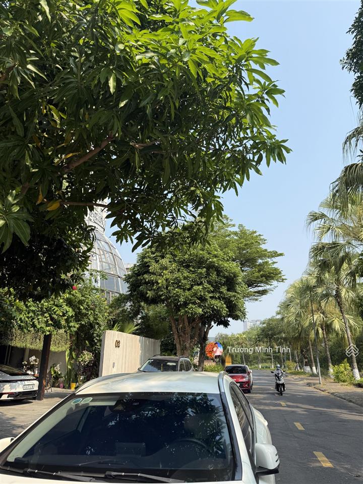 Chủ gửi bán đất khu biệt thự đảo xanh, dt 400m2, đi bộ ra sông mát mẻ, xây biệt thự siêu vip