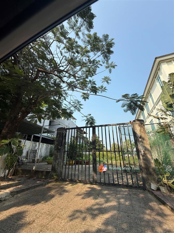 Chủ gửi bán đất khu biệt thự đảo xanh, dt 400m2, đi bộ ra sông mát mẻ, xây biệt thự siêu vip