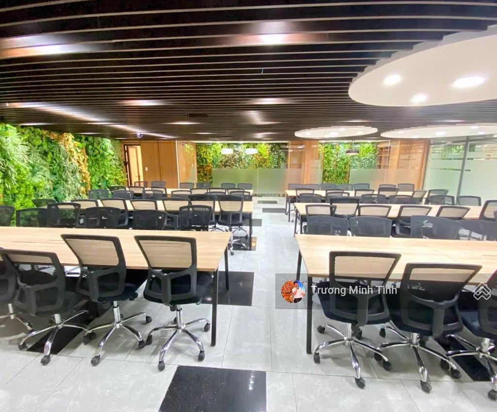 Tòa văn phòng 2 mặt tiền ngay trung tâm đà nẵng, dt 500 m2, 8 tầng, làm việc chính chủ