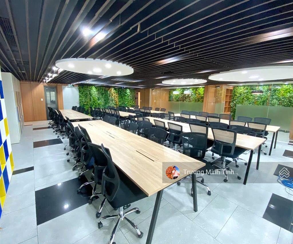 Tòa văn phòng 2 mặt tiền ngay trung tâm đà nẵng, dt 500 m2, 8 tầng, làm việc chính chủ