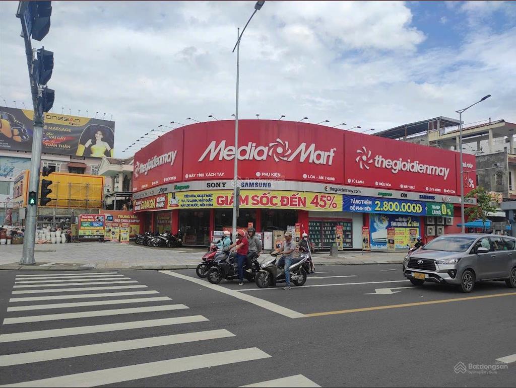 Mặt tiền đường trần thị lý trục đường huyết mạch kết nối trung tâm thành phố với biển mỹ khê