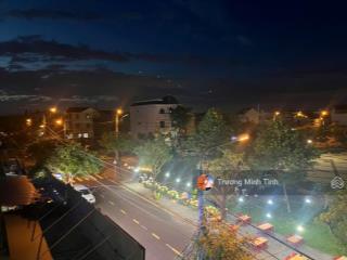 Bán đất chính chủ tại bờ hồ 1, view ra hồ rất thoáng mát, dt 200 m2 ngang 10m. giá tốt đầu tư