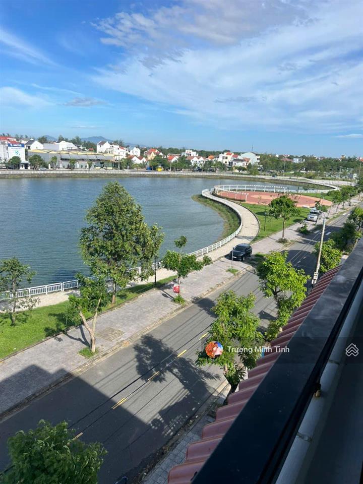 Bán đất chính chủ tại bờ hồ 1, view ra hồ rất thoáng mát, dt 200 m2 ngang 10m. giá tốt đầu tư