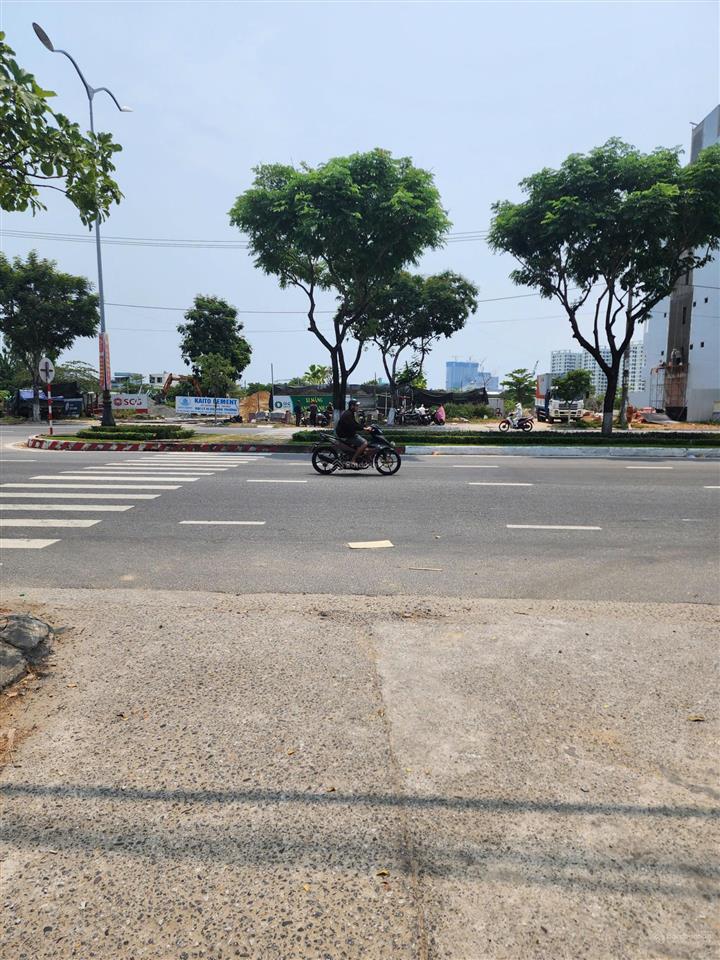 Bán đất đường 6 m, 100,1 m2, giá 4,1 tỷ , chính chủ , giá thương lượng .