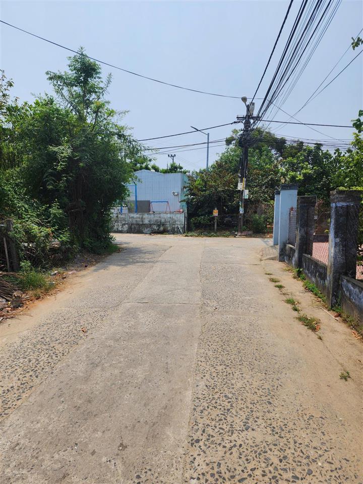 Bán đất đường 6 m, 100,1 m2, giá 4,1 tỷ , chính chủ , giá thương lượng .