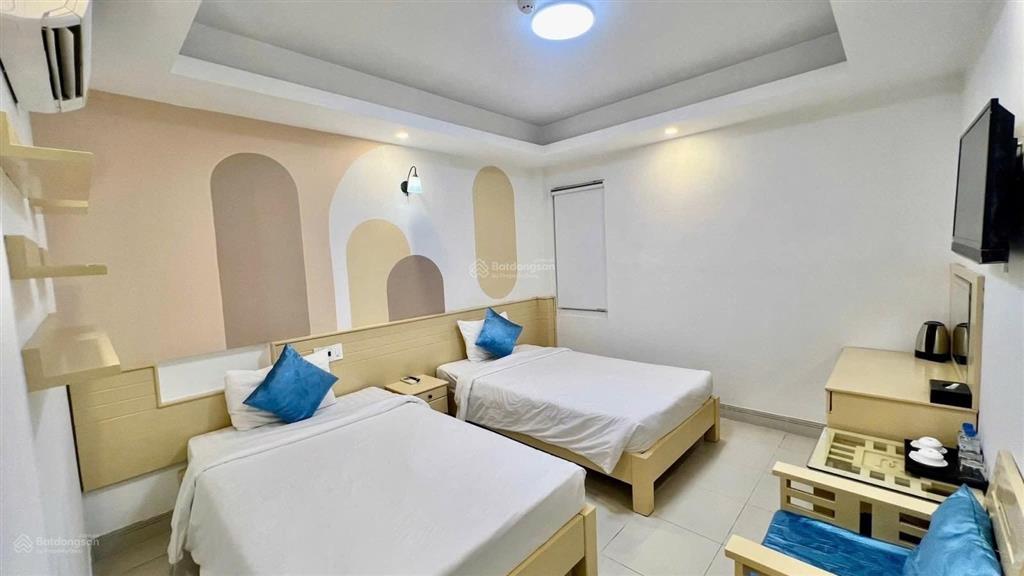 Gấp lắm rồi toà ks 8 tầng loseby sát biển mỹ khê view pháo hoa dòng tiền 2 tỷ/năm
