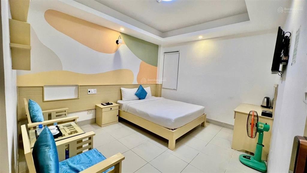 Gấp lắm rồi toà ks 8 tầng loseby sát biển mỹ khê view pháo hoa dòng tiền 2 tỷ/năm