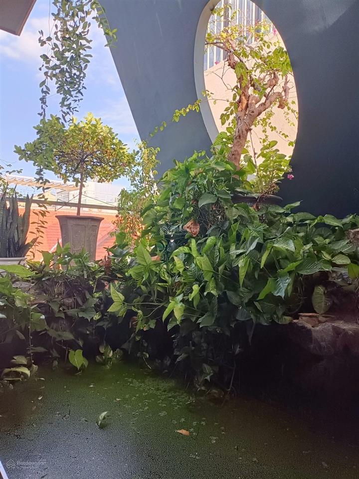 Biệt thự 4 tầng đi bộ tắm biển  tận 8pn master  dt khủng 200m2 (10x19.7).nhà ốp đá và gỗ tự nhiên