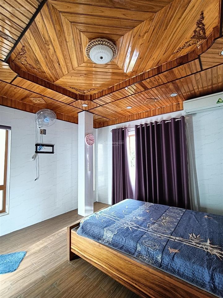 Biệt thự 4 tầng đi bộ tắm biển  tận 8pn master  dt khủng 200m2 (10x19.7).nhà ốp đá và gỗ tự nhiên