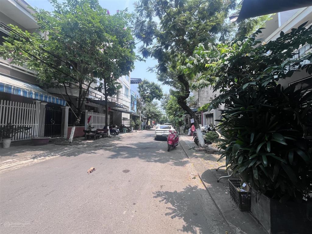 Siêu phẩm nhà 5 tầng, mặt tiền đường 5.5m, lề 3m, chính chủ sát bãi tắm phạm văn đồng