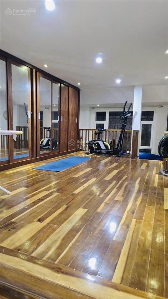 Siêu phẩm nhà 5 tầng, mặt tiền đường 5.5m, lề 3m, chính chủ sát bãi tắm phạm văn đồng