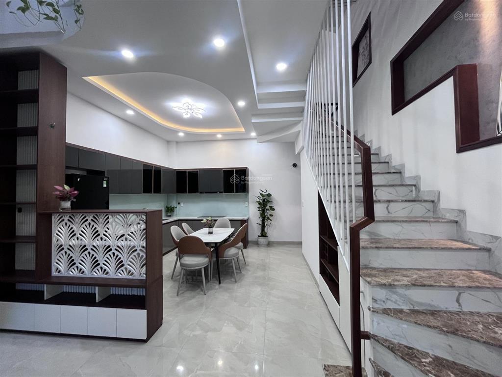 Gấp  3 tầng 3 mê trung tâm hải châu  oto đậu sát nhà  giá 4tỷ9