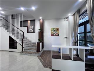 Gấp  3 tầng 3 mê trung tâm hải châu  oto đậu sát nhà  giá 5ty2