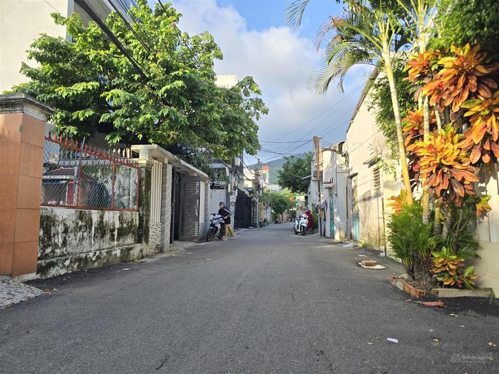 Đi bộ ra biển 100m  86m2 đường nhựa 6m  lô góc view biển giá chỉ 6,1 tỷ