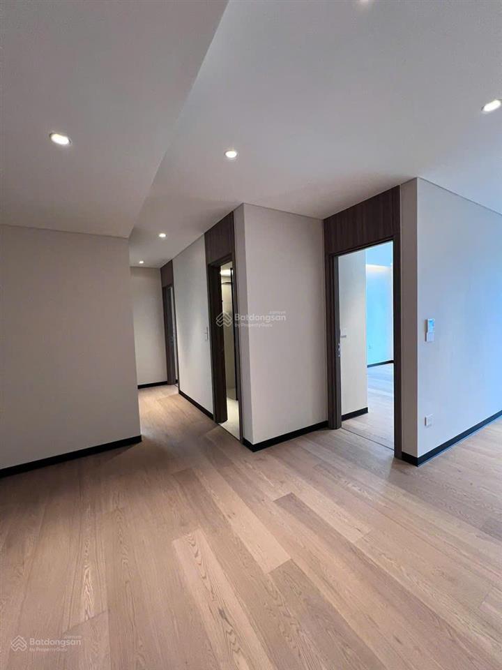Chính chủ gửi bán căn hộ cao cấp the nelson  29 láng hạ, 83m2, 2pn, có sổ đỏ