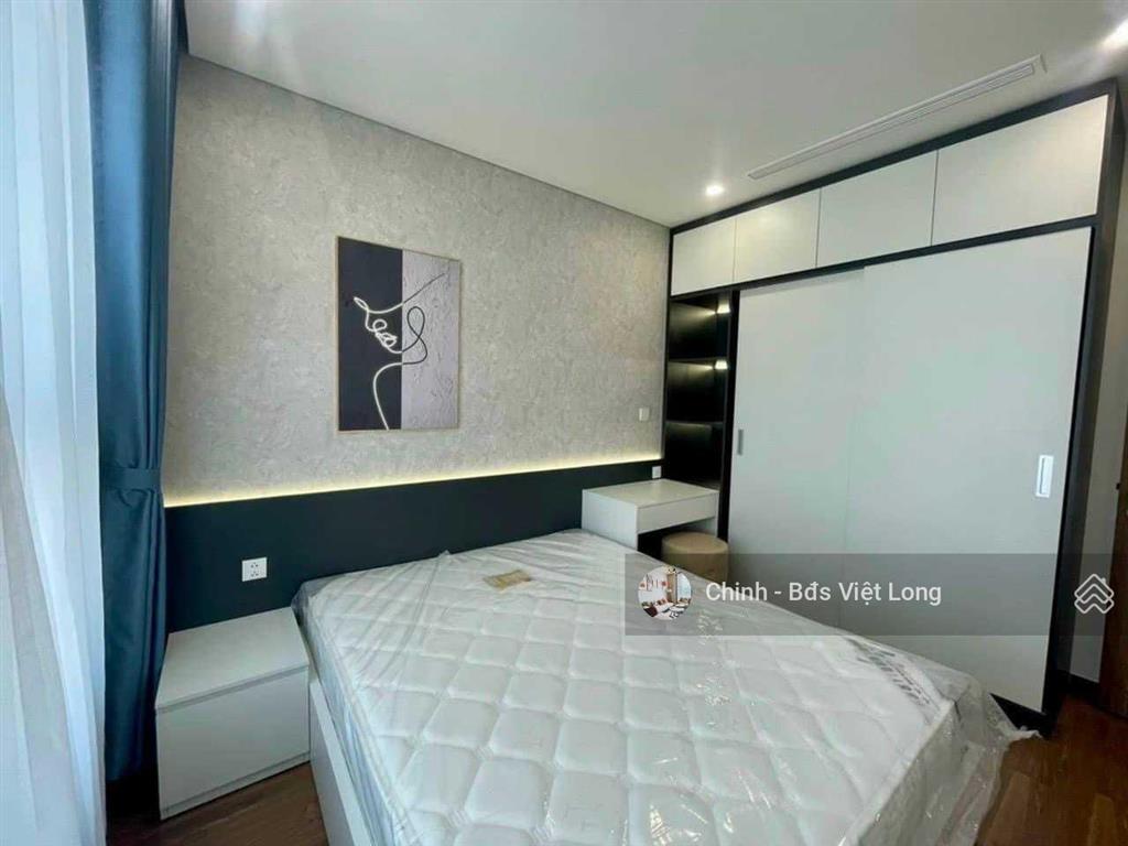 Cho thuê căn hộ chung cư cao cấp discovery central  8b lê trực, 130m2, 3pn, view lăng bác