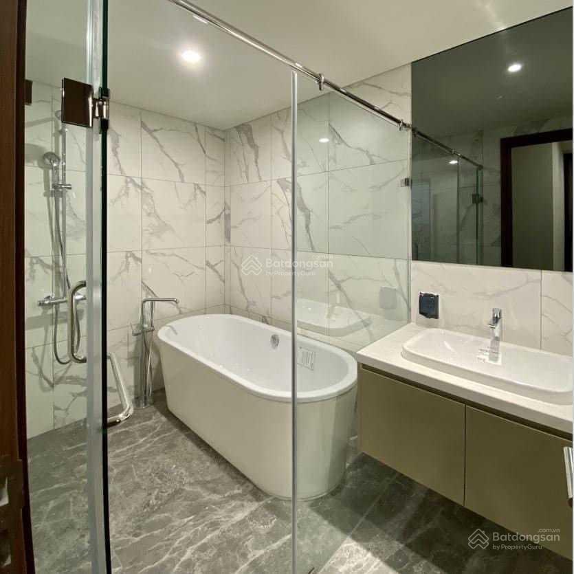Cho thuê căn hộ cao cấp sun grand city, 69b thụy khuê, 130m², 3pn, view hồ tây