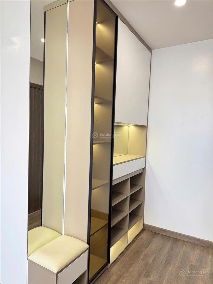 Cho thuê căn hộ cao cấp ngọc khánh plaza, 111m2, 2pn, đủ đồ, view hồ ngọc khánh