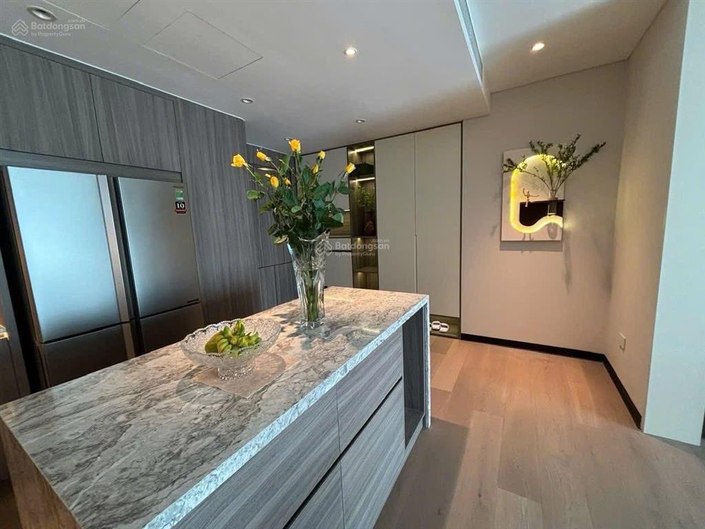 Bán căn hộ 2pn 98m2 tại watermark 395 lạc long quân, cầu giấy, view đẹp, cạnh hồ tây