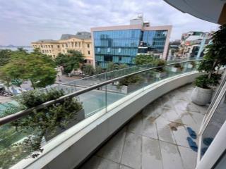 Bán căn hộ siêu vip watermark, 156 m2, 3pn, 2wc, nội thất đẹp, view hồ, ban công rộng giá 22 tỷ