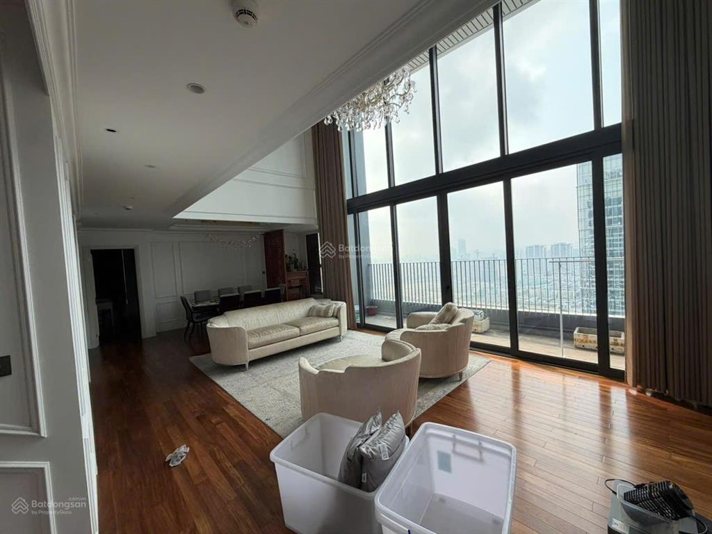 Bán căn hộ han jardin, 142 m2 4pn, tầng cao, căn góc, view hồ tây, nội thất cao cấp, giá 26,4 tỷ