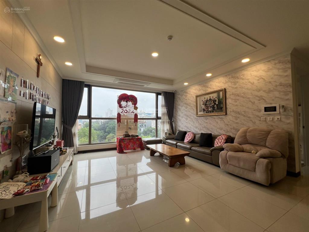 Cho thuê căn hộ cao cấp starlake, loại k, hiếm có, 154 m2, 4pn, 3 mặt thoáng, full đồ giá 90 tr/th