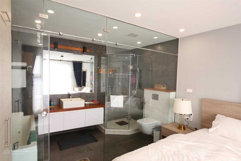 Bán nhanh căn hộ d’. le roi soleil xuân diệu 111 m2, 3 pn, view hồ, full đồ xịn, giá chỉ 17 tỷ