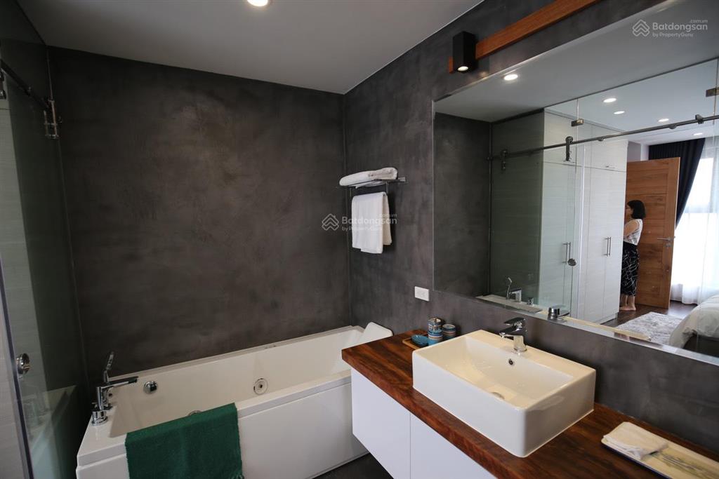 Bán nhanh căn hộ d’. le roi soleil xuân diệu 111 m2, 3 pn, view hồ, full đồ xịn, giá chỉ 17 tỷ