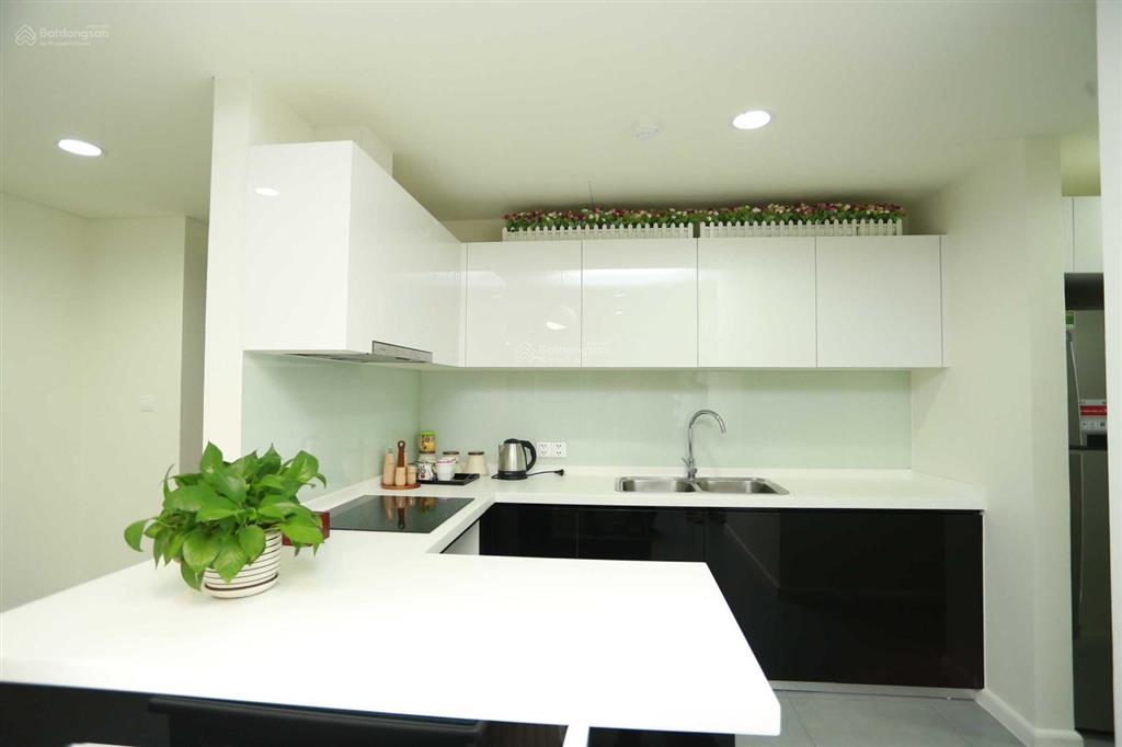 Bán căn hộ cao cấp watermark, 101 m2, 2pn, full đồ, tầng cao, view trực diện hồ tây, giá 14.9 tỷ