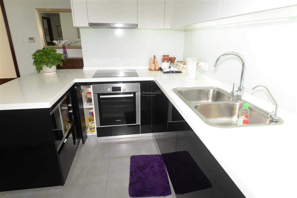 Bán căn hộ cao cấp watermark, 101 m2, 2pn, full đồ, tầng cao, view trực diện hồ tây, giá 14.9 tỷ
