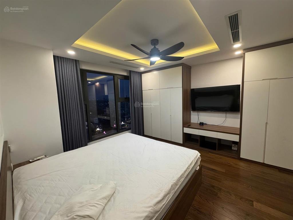 Bán nhanh căn hộ d. le roi soleil xuân diệu 88 m2, 2 pn, view sông hồng, full đồ xịn, giá chỉ 14 tỷ