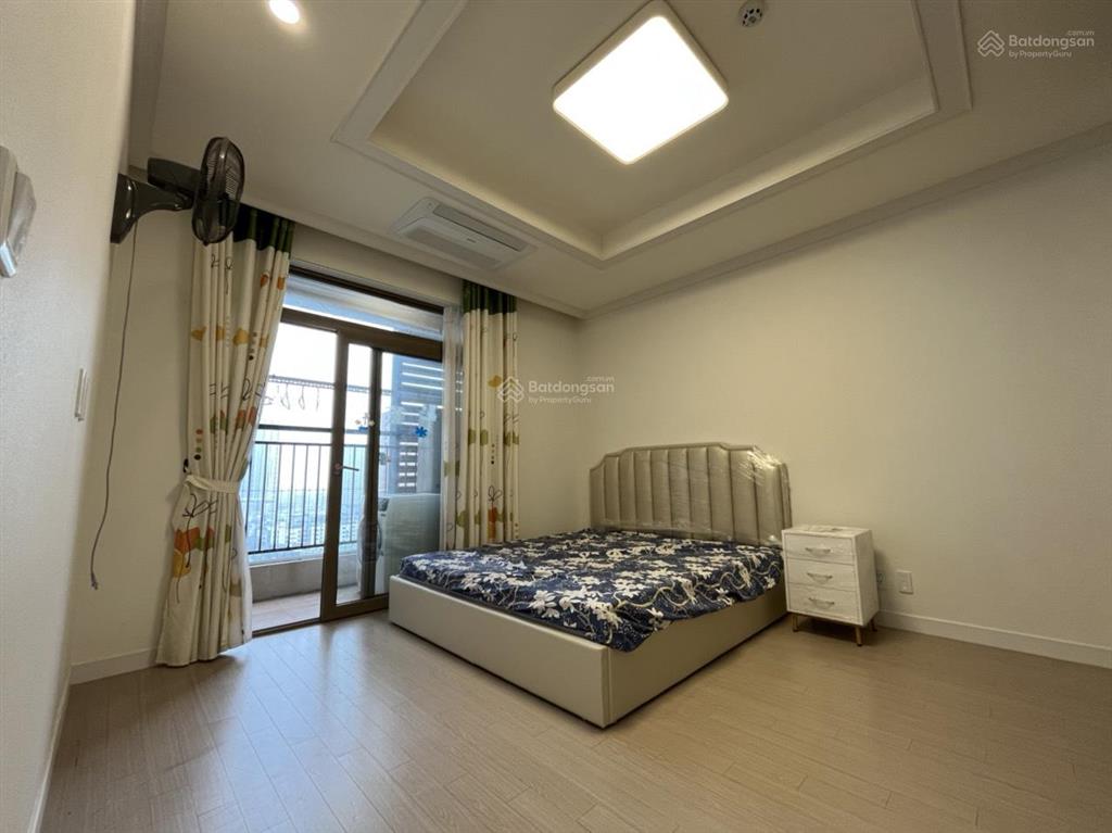 Cho thuê căn hộ cao cấp starlake trục d, 100 m2, 2 pn, view hồ tây, full nội thất xịn, giá 32 tr/th